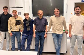 Group photo of teachers and Prof. Gollwitzer