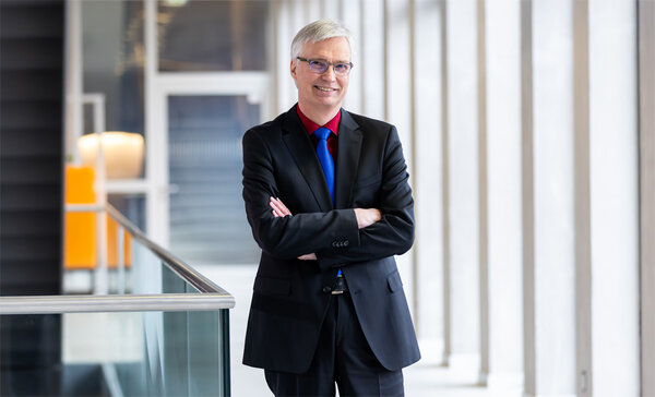 Prof. Dr. Ulrich Gloistein