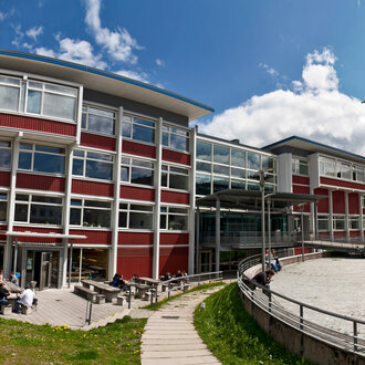 Das Hauptgebäude der HFU in Furtwangen