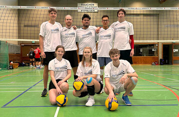 Group photo of volleyball team