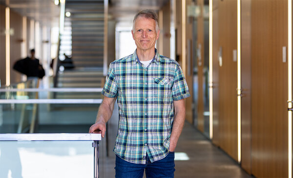 Prof. Dr. Bernhard Hollunder