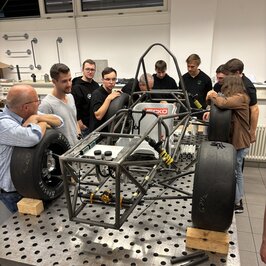 Teambesprechung in der Werkstatt