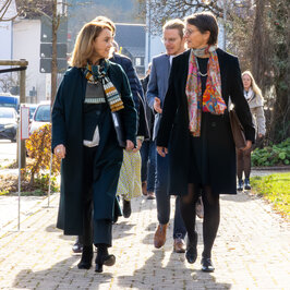 Minister with Board of Executives walking through Furtwangen to the Festival Hal