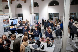 Symbolbild: Viele Menschen auf der Veranstaltung