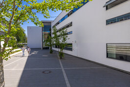 [Translate to English:] Ein Gebäude von außen