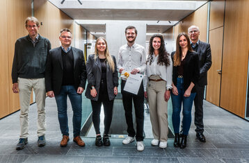 Group photo of prize winners, sponsors and professors
