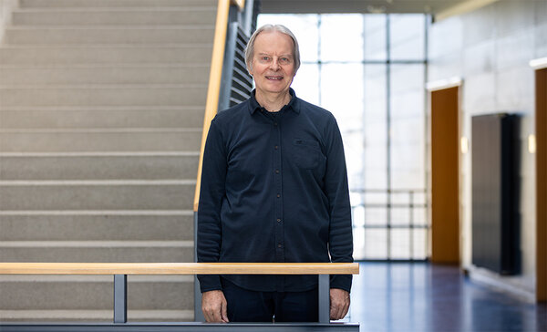 Prof. Dr. rer. nat. Simon Hellstern