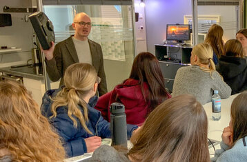 School pupils in the HFU AI workshop