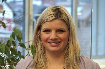 Portraitfoto der neuen Leiterin 