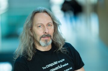 Professor Jirka Dell'Oro-Friedl