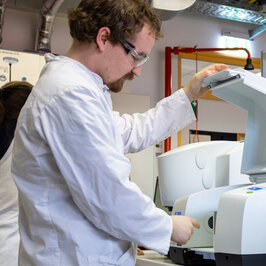 Untersuchung von Proben auf Mikroplastik und deren Zusammensetzu