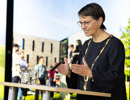 Dr. Bormann on the stage